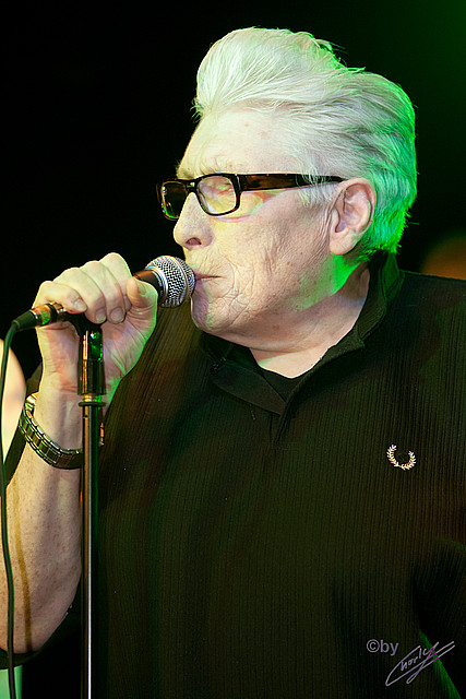 2011-11-23 - Chris Farlowe & Norman Beaker Band - 042.jpg